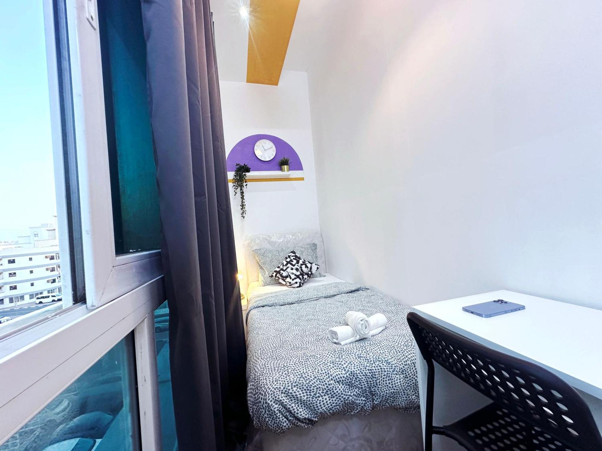 Partition Room In Al Seef Near Burjuman Metro Дубай Екстериор снимка