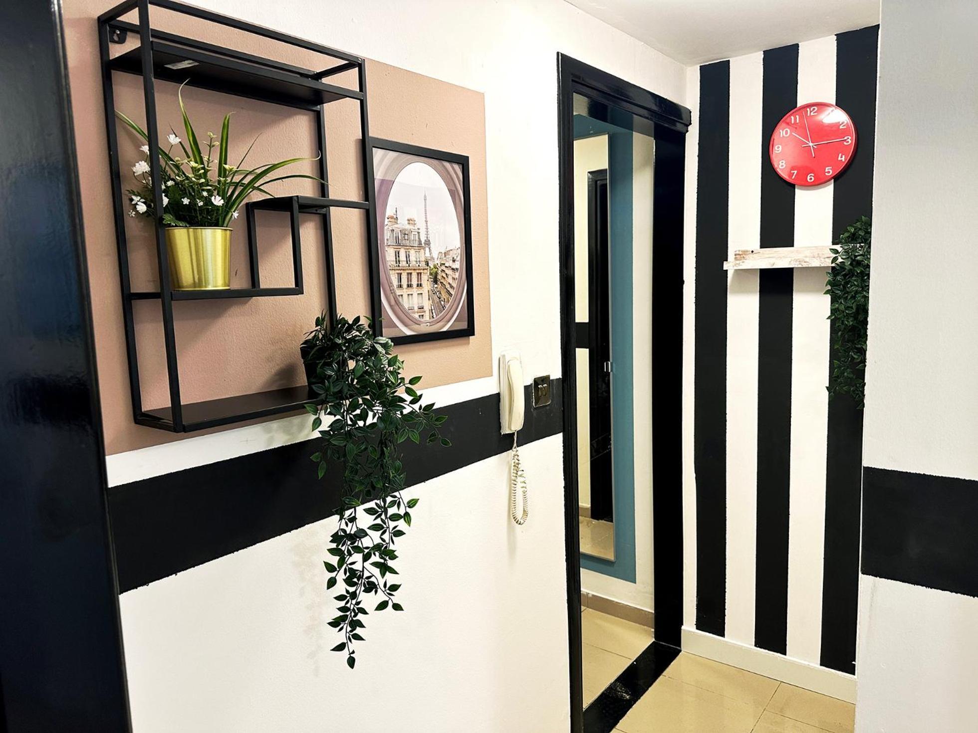 Partition Room In Al Seef Near Burjuman Metro Дубай Екстериор снимка