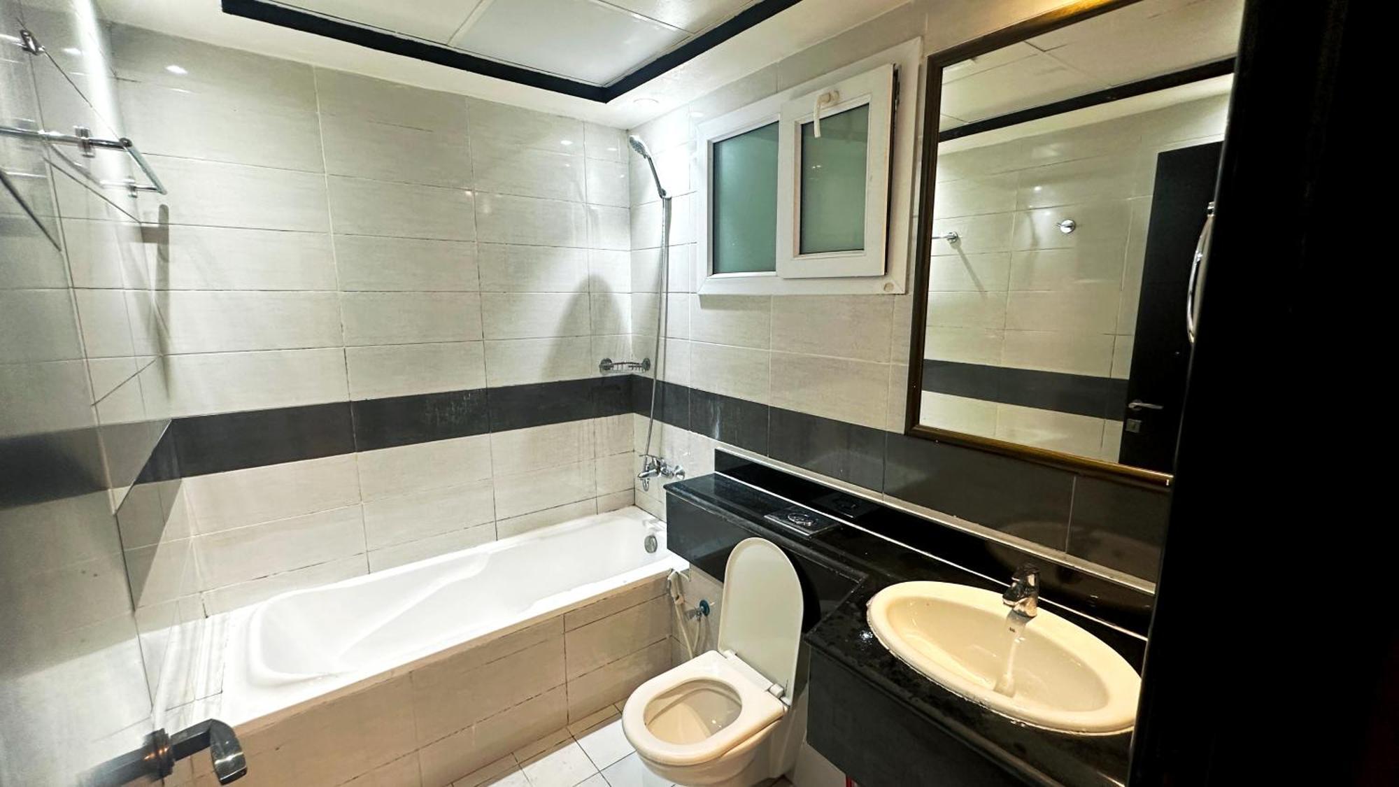 Partition Room In Al Seef Near Burjuman Metro Дубай Екстериор снимка