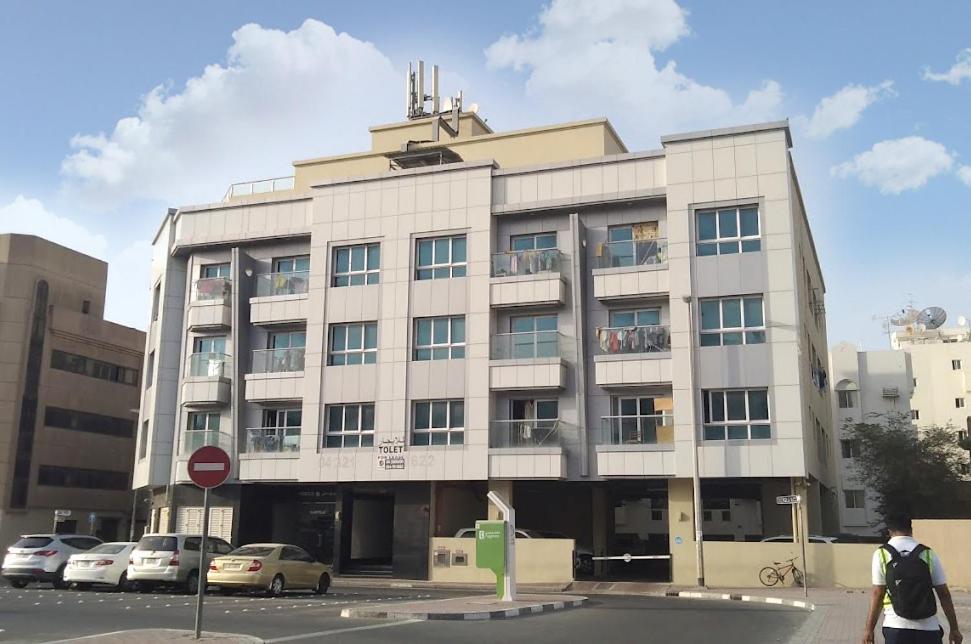 Partition Room In Al Seef Near Burjuman Metro Дубай Екстериор снимка