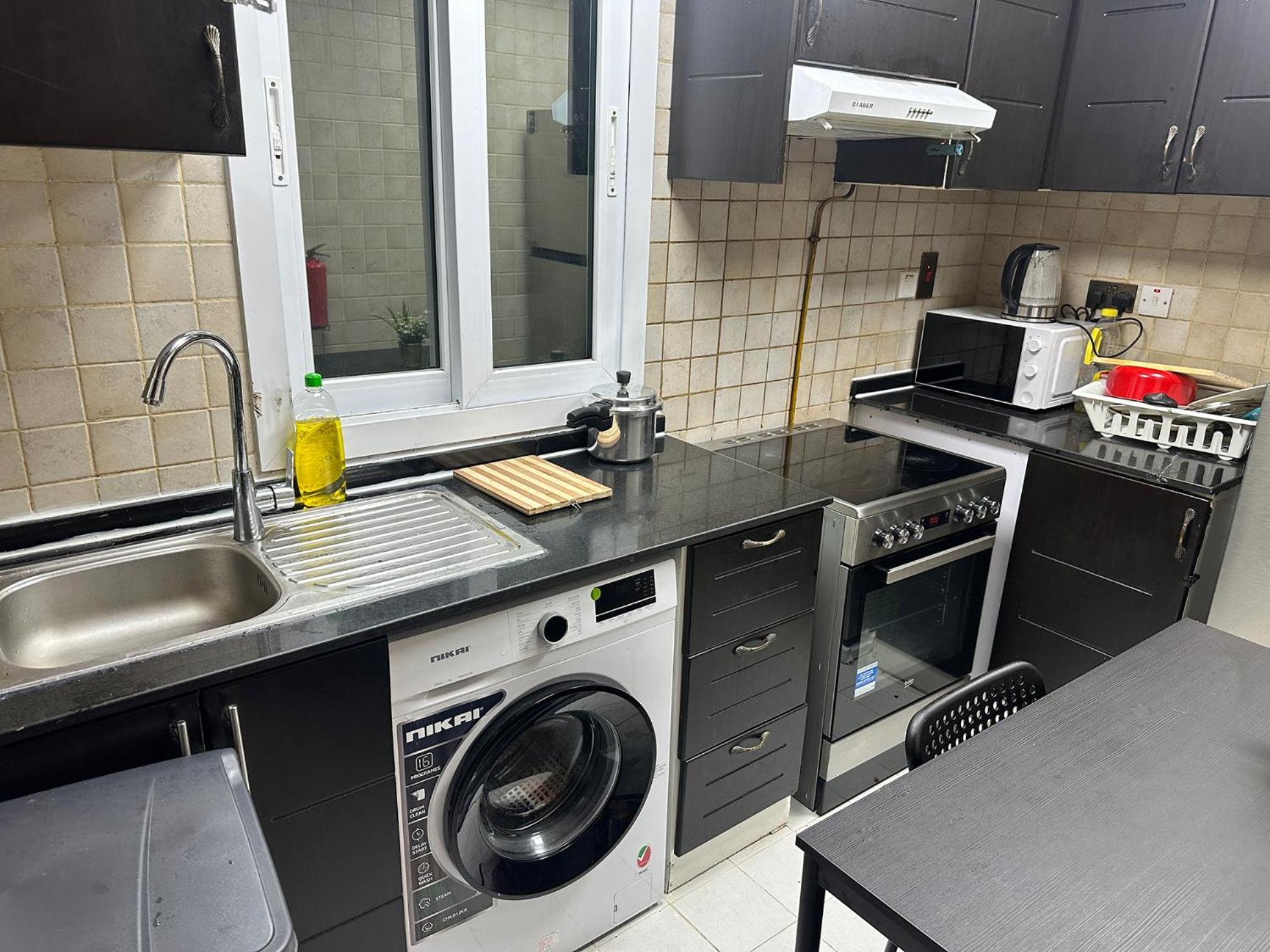 Partition Room In Al Seef Near Burjuman Metro Дубай Екстериор снимка