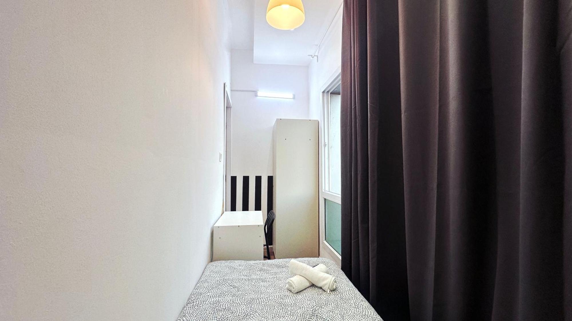 Partition Room In Al Seef Near Burjuman Metro Дубай Екстериор снимка